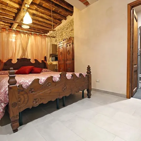 Mella -la Corte - At The With Parking