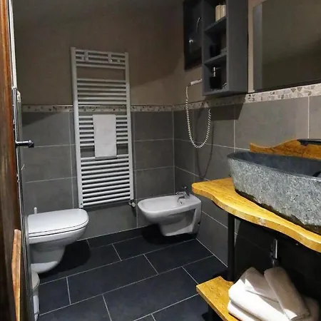 Mella -la Corte - At The With Parking Lejlighed