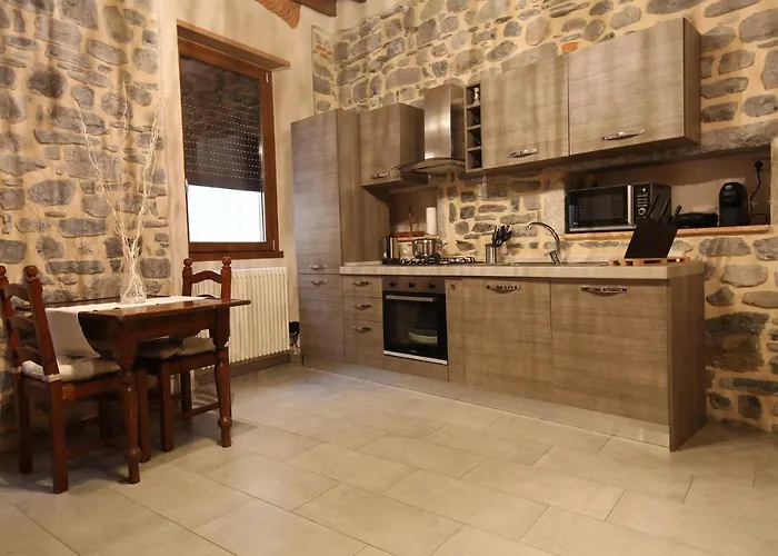 Mella -la Corte - At The With Parking Daire Bellagio